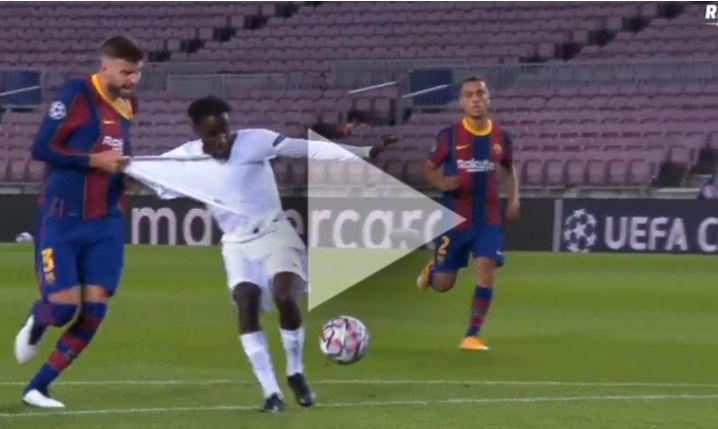CZERWONA dla Pique i Ferencvaros strzela bramkę Barcelonie! [VIDEO]